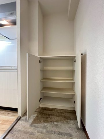 アモーレ本町 WESTの収納|同マンション別部屋：参考写真