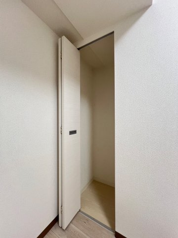 アモーレ本町 WESTの収納|同マンション別部屋：参考写真