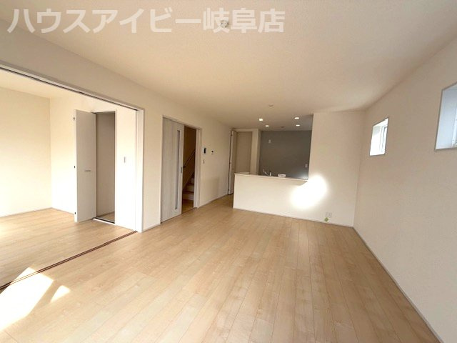 【居間・リビング】の画像