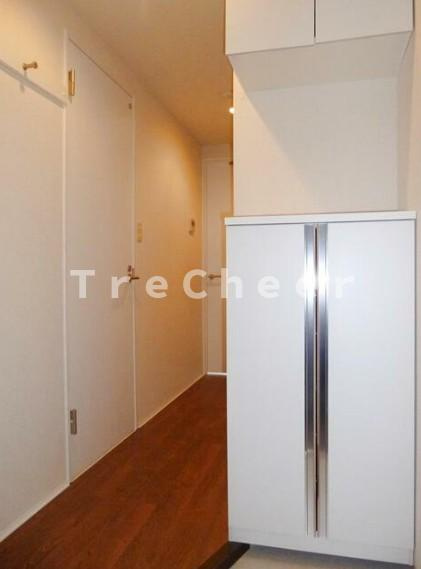 b'CASA OJI(ビーカーサ王子)の玄関