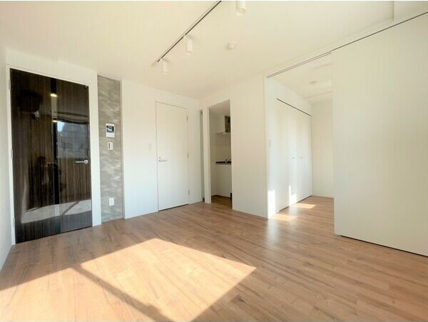 quador今池EASTの居間・リビング