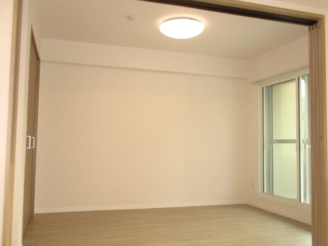 【洋室】 | ファミール大谷地 | ●洋室5.7帖
●クロゼット付