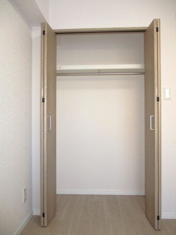 【洋室】 | ファミール大谷地 | ●洋室4.7帖
●クロゼット付