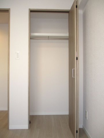 【洋室】 | ファミール大谷地 | ●洋室4.3帖
●クロゼット付