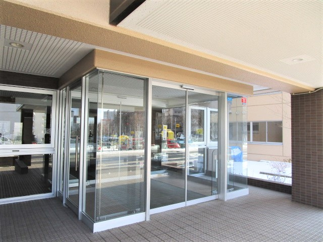 【エントランス】 | ファミール大谷地