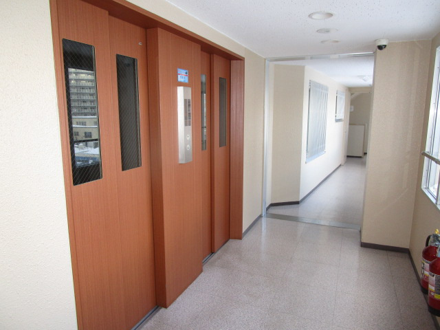 【設備】 | ファミール大谷地 | ●スキップ式エレベーター（停止階：1階・4階・7階）