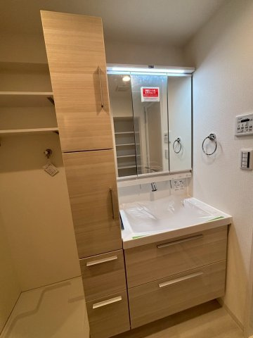 日興児玉パレス南青山の独立洗面台|朝の身支度には欠かせない独立洗面化粧台