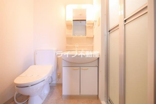 東小橋Ⅱ番館の洗面所|脱衣スペースもあります