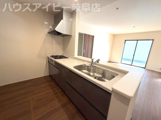【キッチン】 | 羽島市正木町新井！平屋の新築戸建登場です♪敷地広々84坪！トイレ2ヶ所！広めのWICあります♪ | 羽島市正木町新井！平屋の新築戸建登場です♪敷地広々84坪！トイレ2ヶ所！広めのWICあります♪