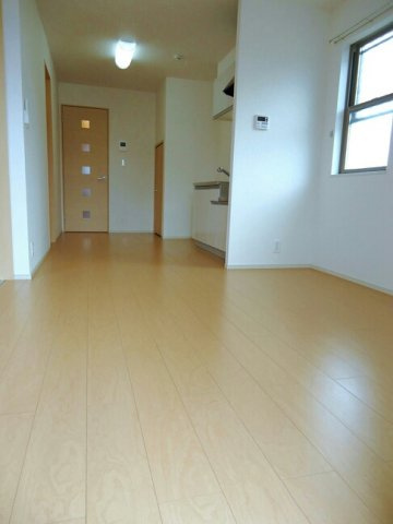 カーサパーチェの居間・リビング|こちらのリビングで趣味の時間をお楽しみください