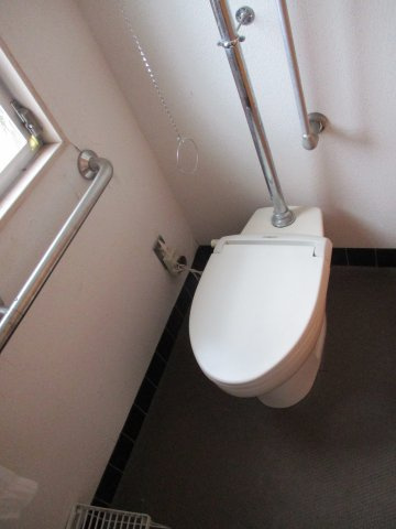 山口市矢原の店付住宅のトイレ