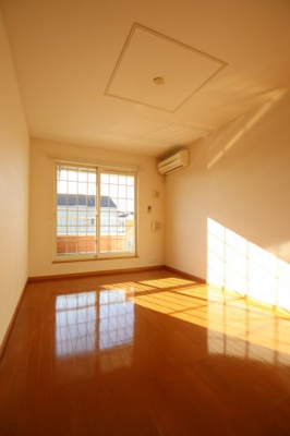 【居間・リビング】 | イノセントコートA棟