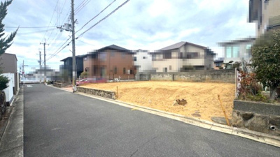【前面道路含む現地写真】 | ライフフィールド野尻町Ⅲ | 南側が幅員約4.8mの道路に面しているため、明るい住まいが実現！