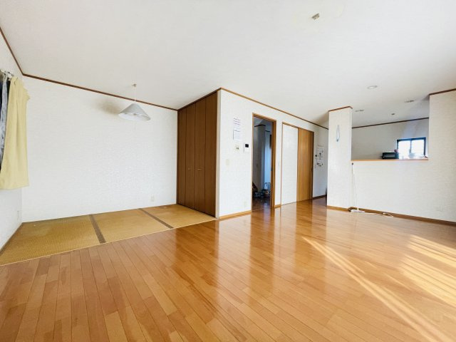 【居間・リビング】 | 深谷市天神町　中古戸建