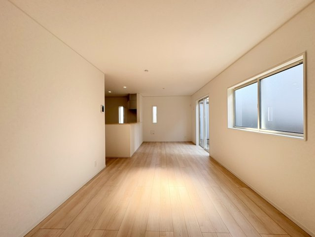 鶴ヶ島市中新田　新築分譲　東武越生線『一本松駅』徒歩2分　【新町小学区】の居間・リビング