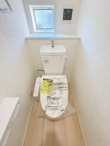 鶴ヶ島市中新田　新築分譲　東武越生線『一本松駅』徒歩2分　【新町小学区】のトイレ