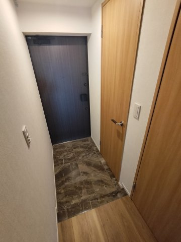 レーベン検見川浜GRANVARDIの玄関