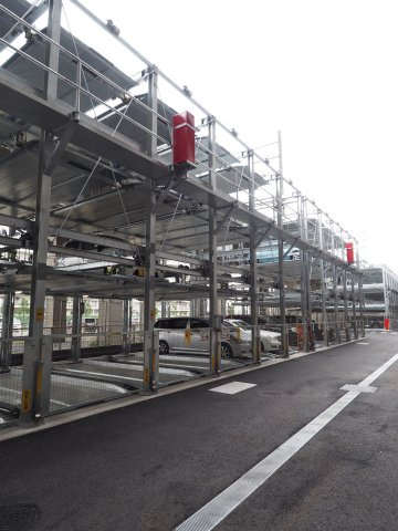 レーベン検見川浜GRANVARDIの駐車場