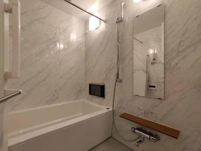 レーベン検見川浜GRANVARDIの浴室