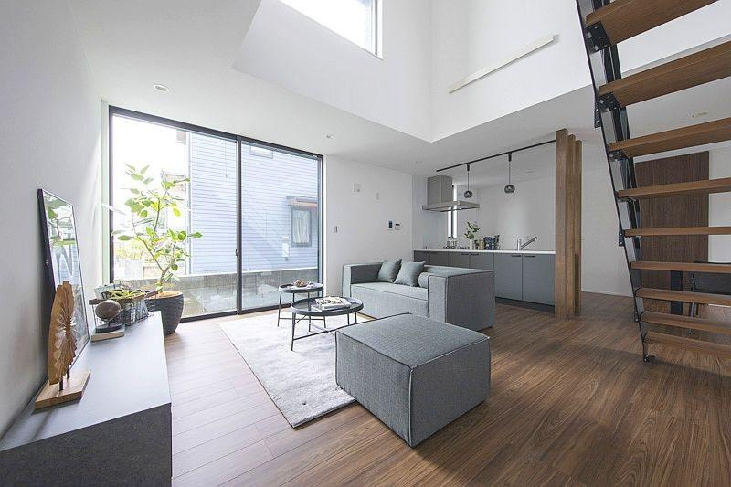 茨木市北春日丘2丁目　新築戸建の居間・リビング