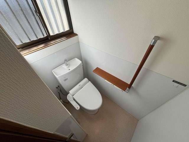 垂水区塩屋町3丁目12-50戸建のトイレ