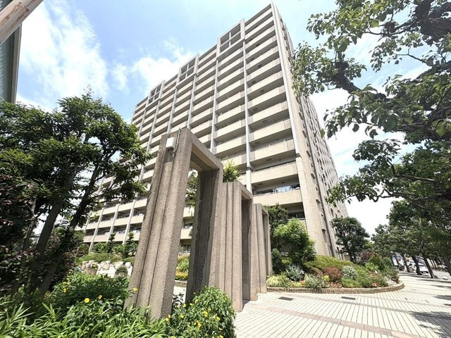 ステイツ城東グランプレイスの外観