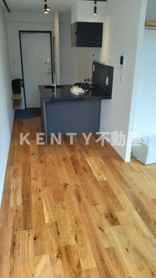 【居間・リビング】 | ｔｒｉａｓ５３１ | こちらの居間で趣味の時間をお楽しみください