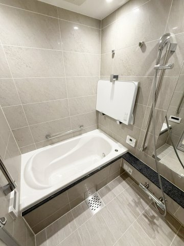 アトラス麻布十番の浴室