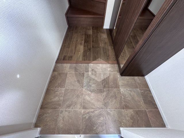 エスベランサ A棟の玄関