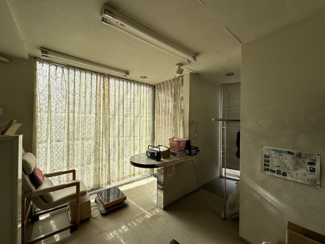 中古平屋住宅　洞のその他|元店舗部分（クリーニング取次）