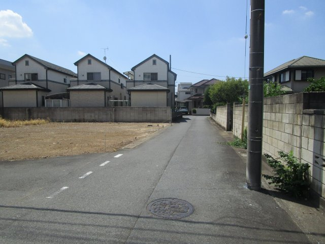 桶川市泉　売地の前面道路含む現地写真