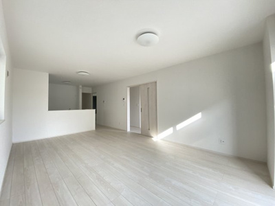 【居間・リビング】 | 与那原町与那原（全4棟） | ※同仕様写真です