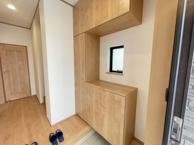 【玄関】 | 与那原町与那原（全4棟） | ※同仕様写真です