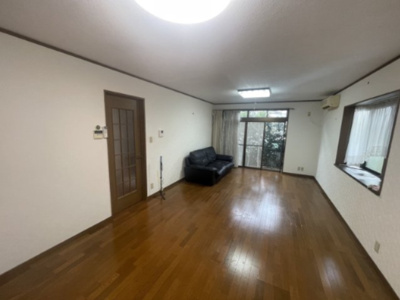 【居間・リビング】 | 南大泉1丁目戸建て | 写真の小物・家具はつきません。