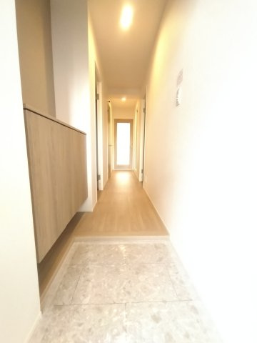 ソレイユ俊徳道の内装|廊下