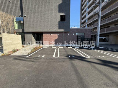 【駐車場】 | ルポ　マノワール