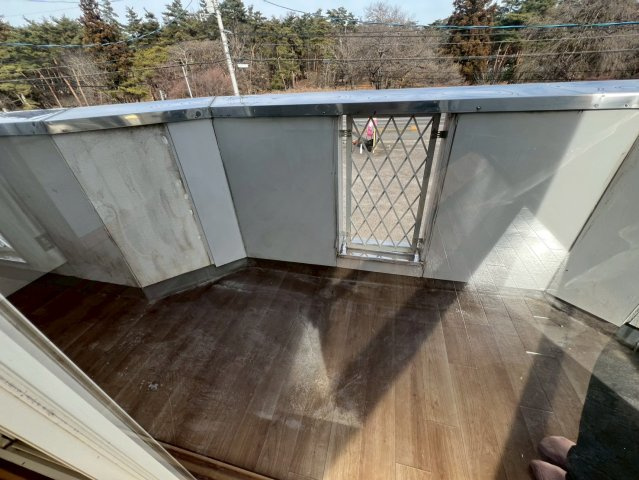 デファンス関根B棟のバルコニー