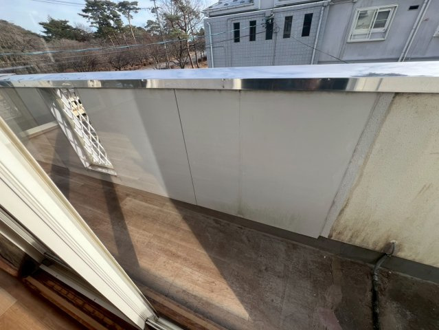 デファンス関根B棟のバルコニー