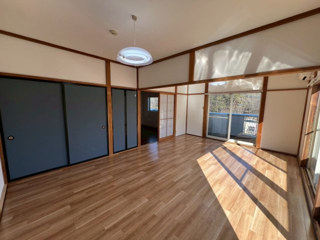 デファンス関根B棟の居間・リビング