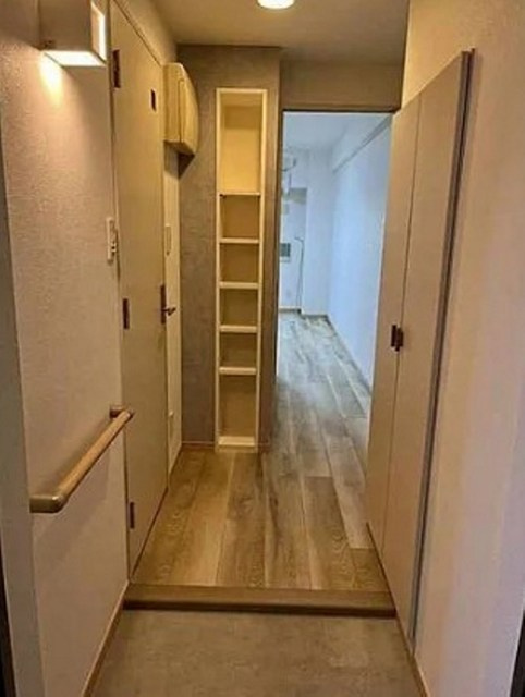 グリューネ白山の玄関