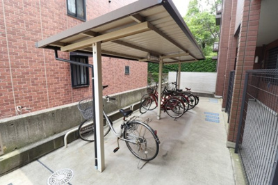 【その他共用部分】 | ロイヤルクレッセント西登戸参番館 | 駐輪場