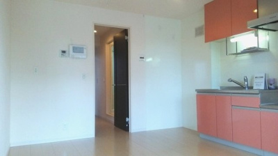 【居間・リビング】 | ロイヤルクレッセント西登戸参番館 | 居室・リビング