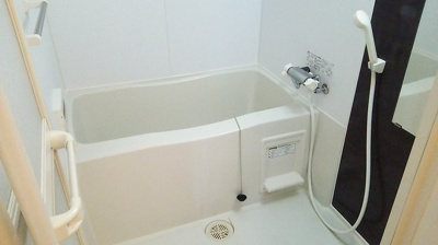【浴室】 | ロイヤルクレッセント西登戸参番館 | バス