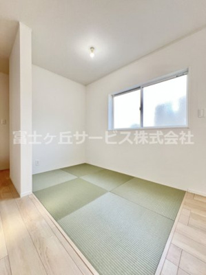 【その他】 | 沼津市中沢田 3期 新築一戸建て 3号棟 | タタミコーナーです