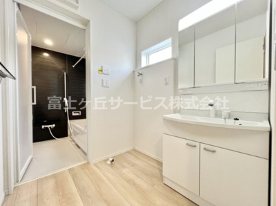 【脱衣所】 | 沼津市中沢田 3期 新築一戸建て 3号棟 | 脱衣場です