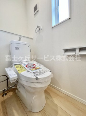 【トイレ】 | 沼津市中沢田 3期 新築一戸建て 3号棟 | 2Fのトイレです