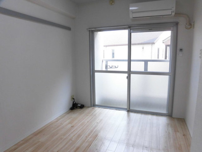 【居間・リビング】 | ベルメゾン相川 | 白基調の綺麗なお部屋です