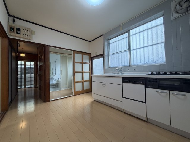 【居間・リビング】 | 上藤松一丁目　戸建