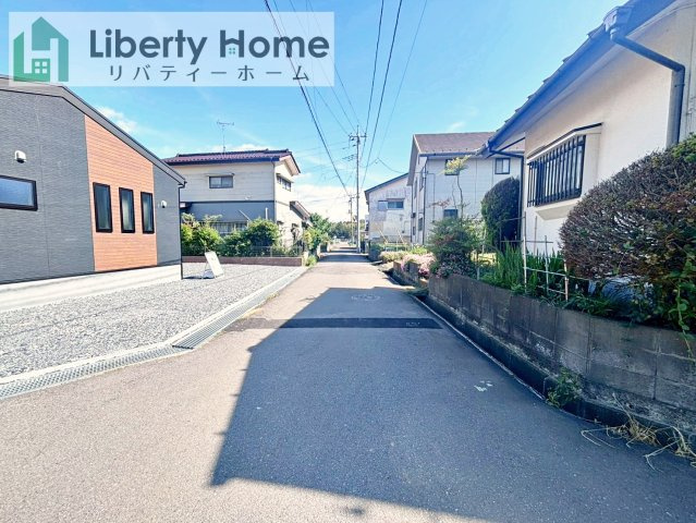 第1牛久市岡見町　新築戸建の前面道路含む現地写真