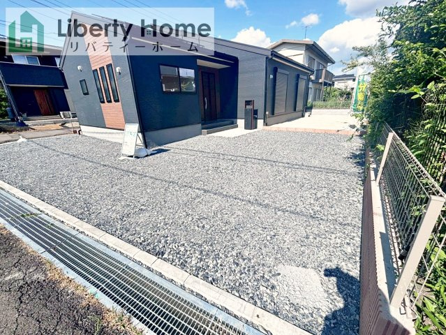 第1牛久市岡見町　新築戸建の駐車場